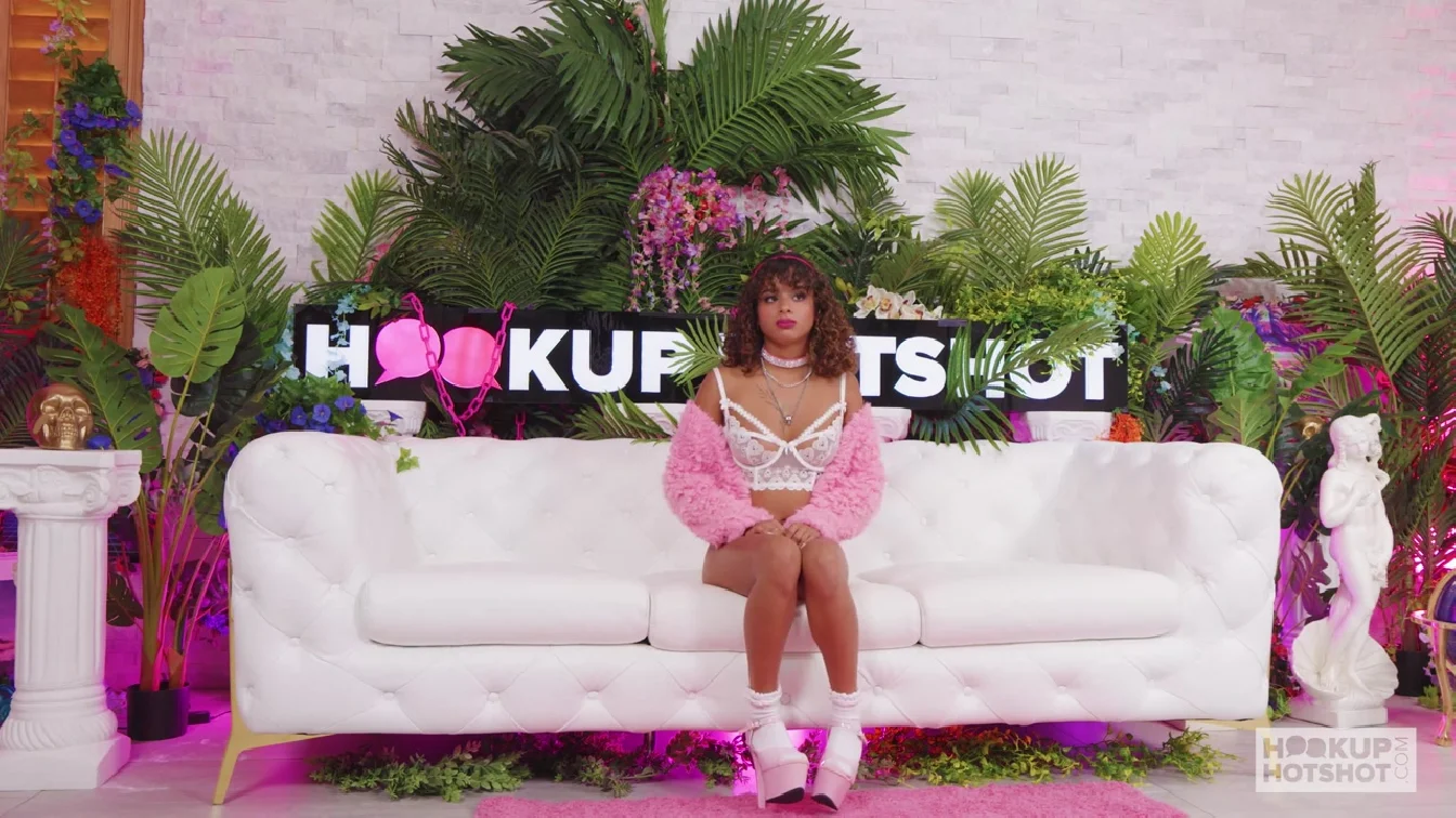 HookupHotshot Episode 430 Isabella Jules BTS XXX